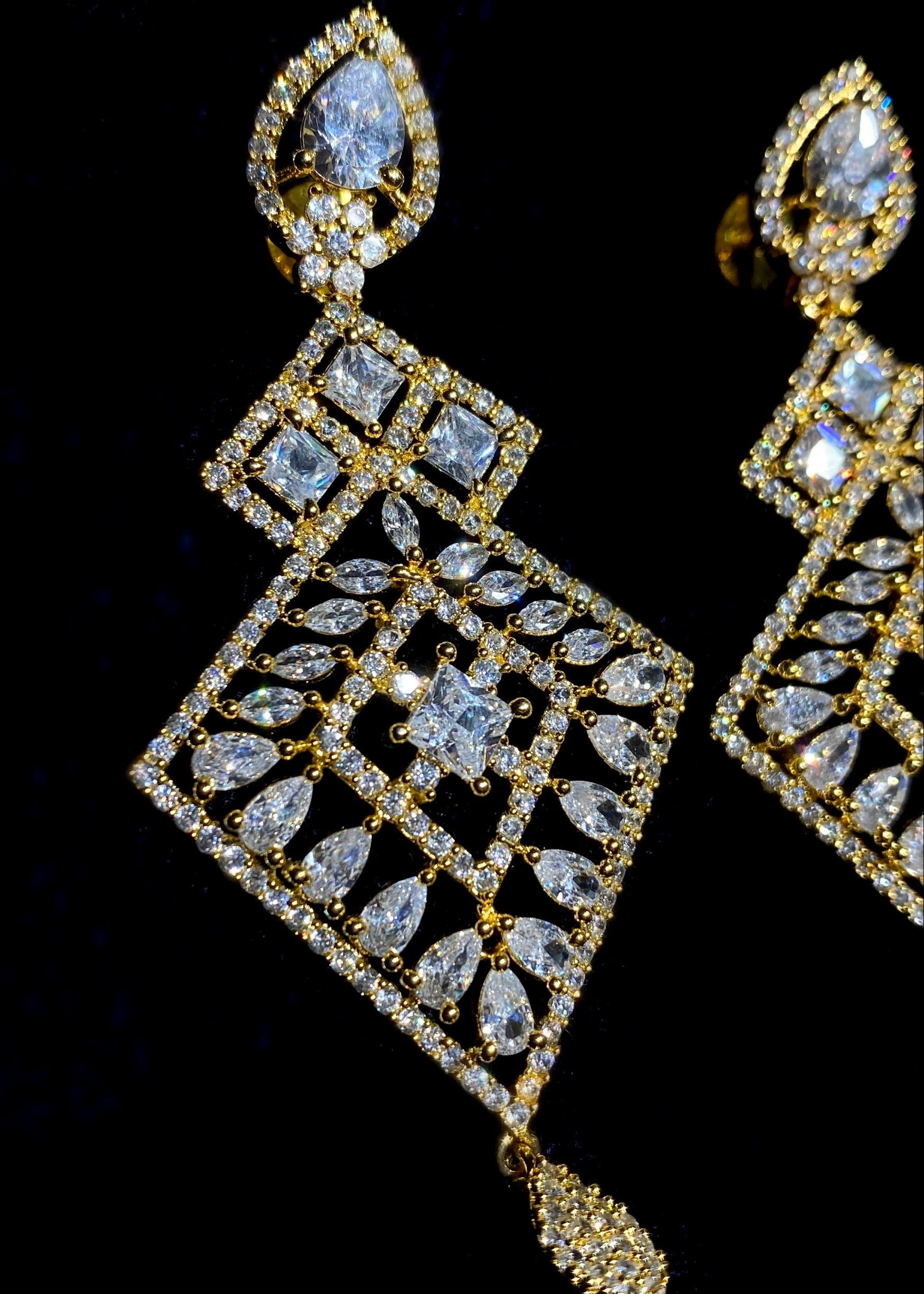 AD Earrings Gold