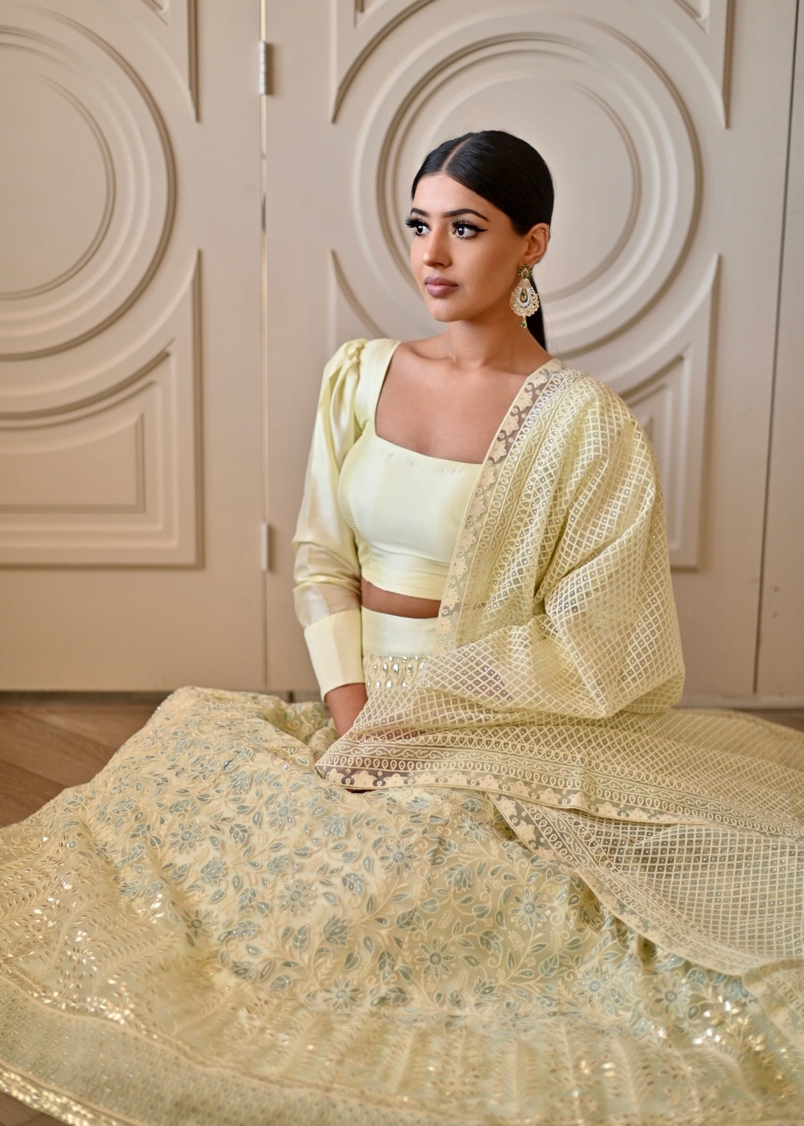 Mannat Lehenga