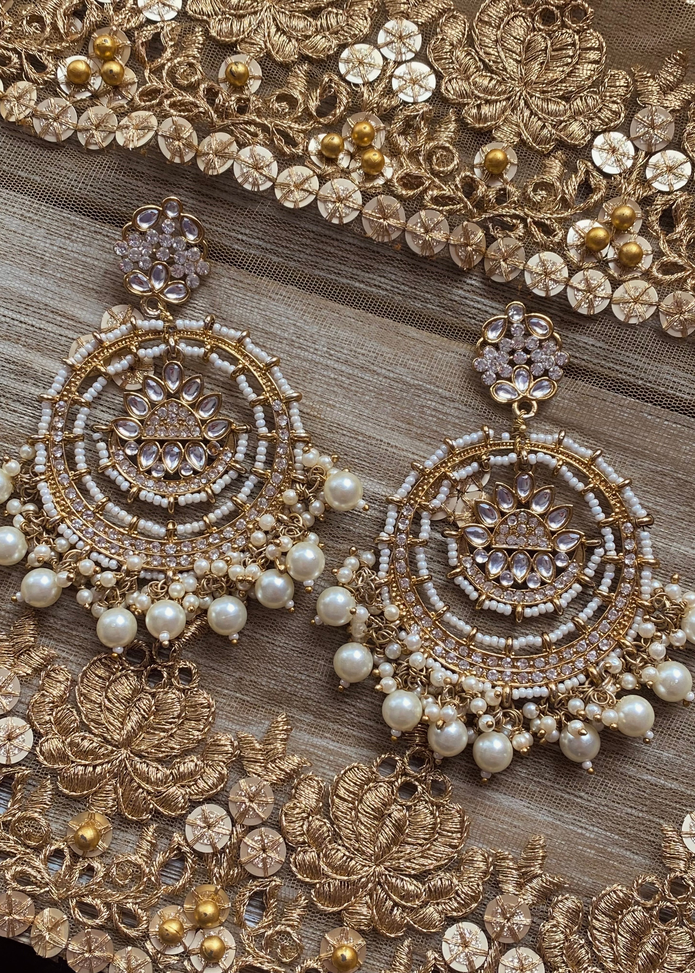 Maya Earrings White
