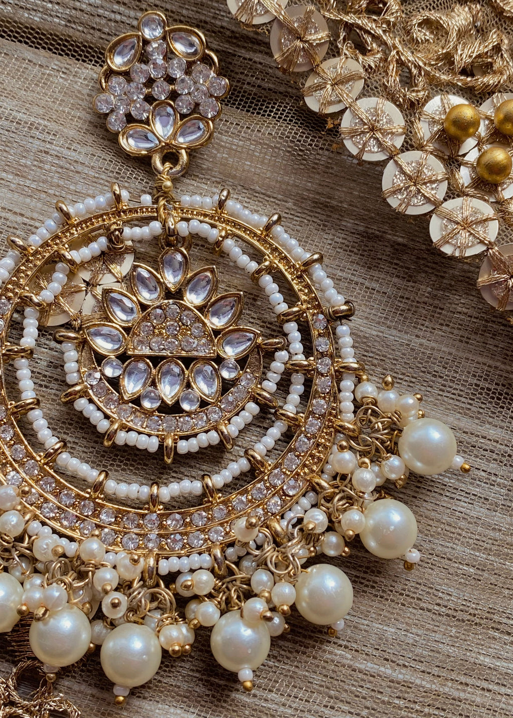 Maya Earrings White
