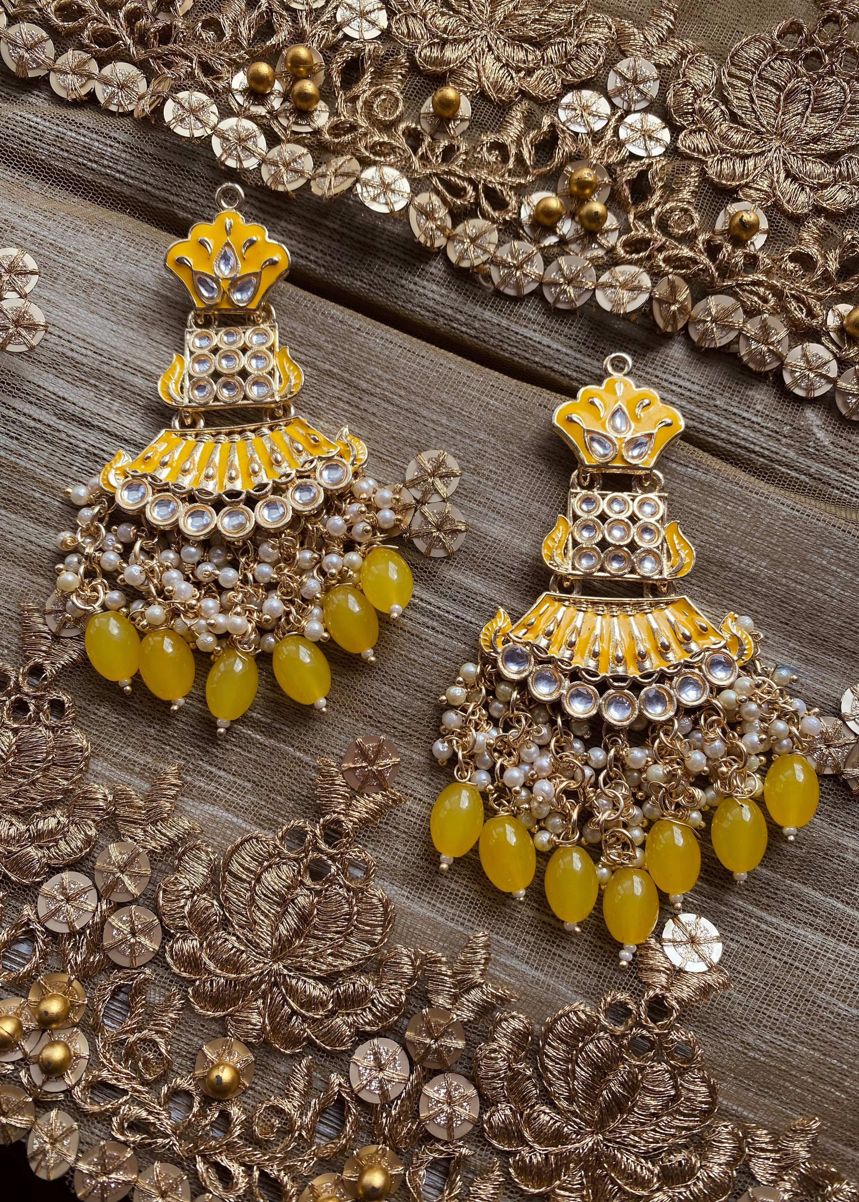 Lily Earrings Gold