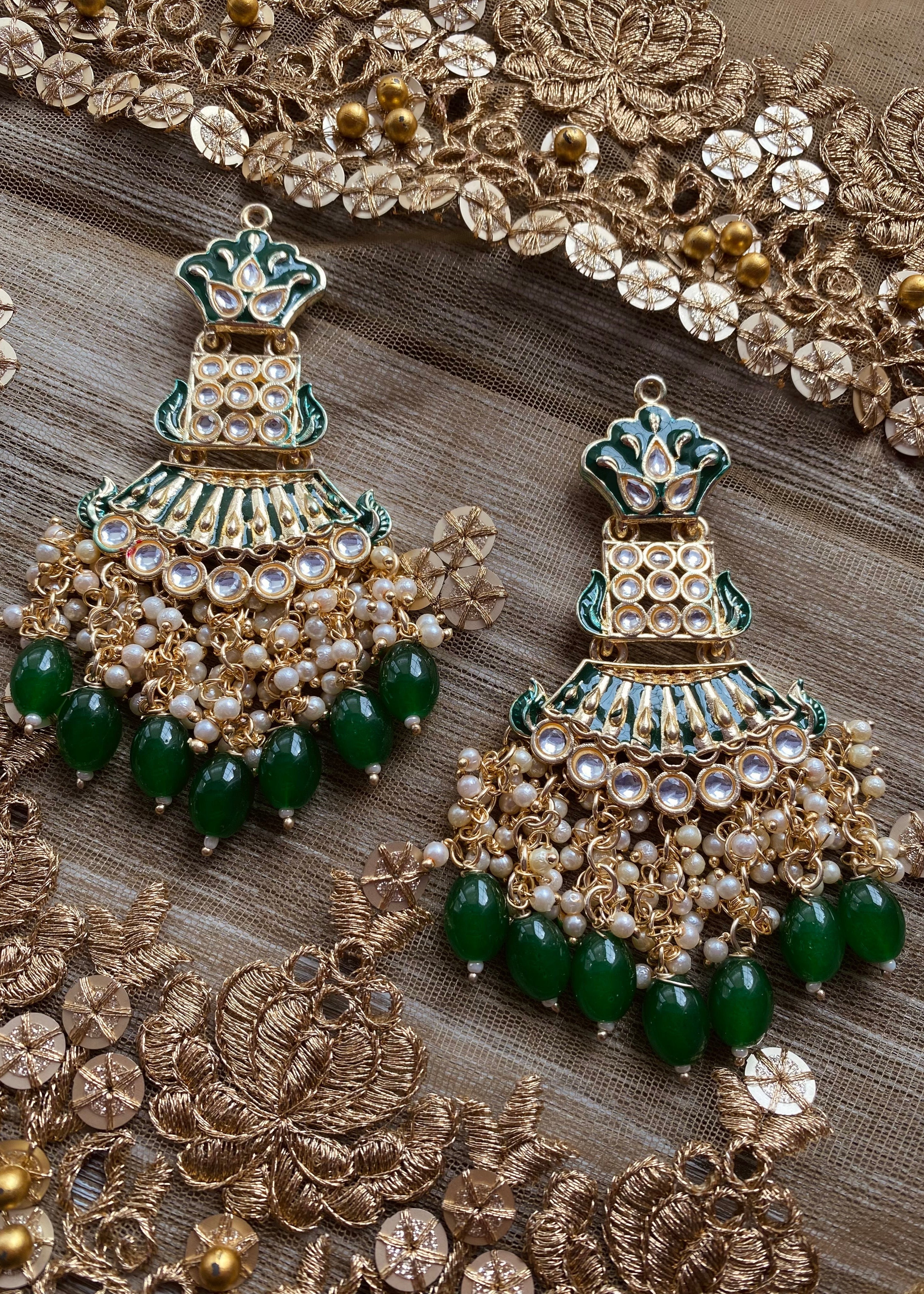 Lily Earrings Gold