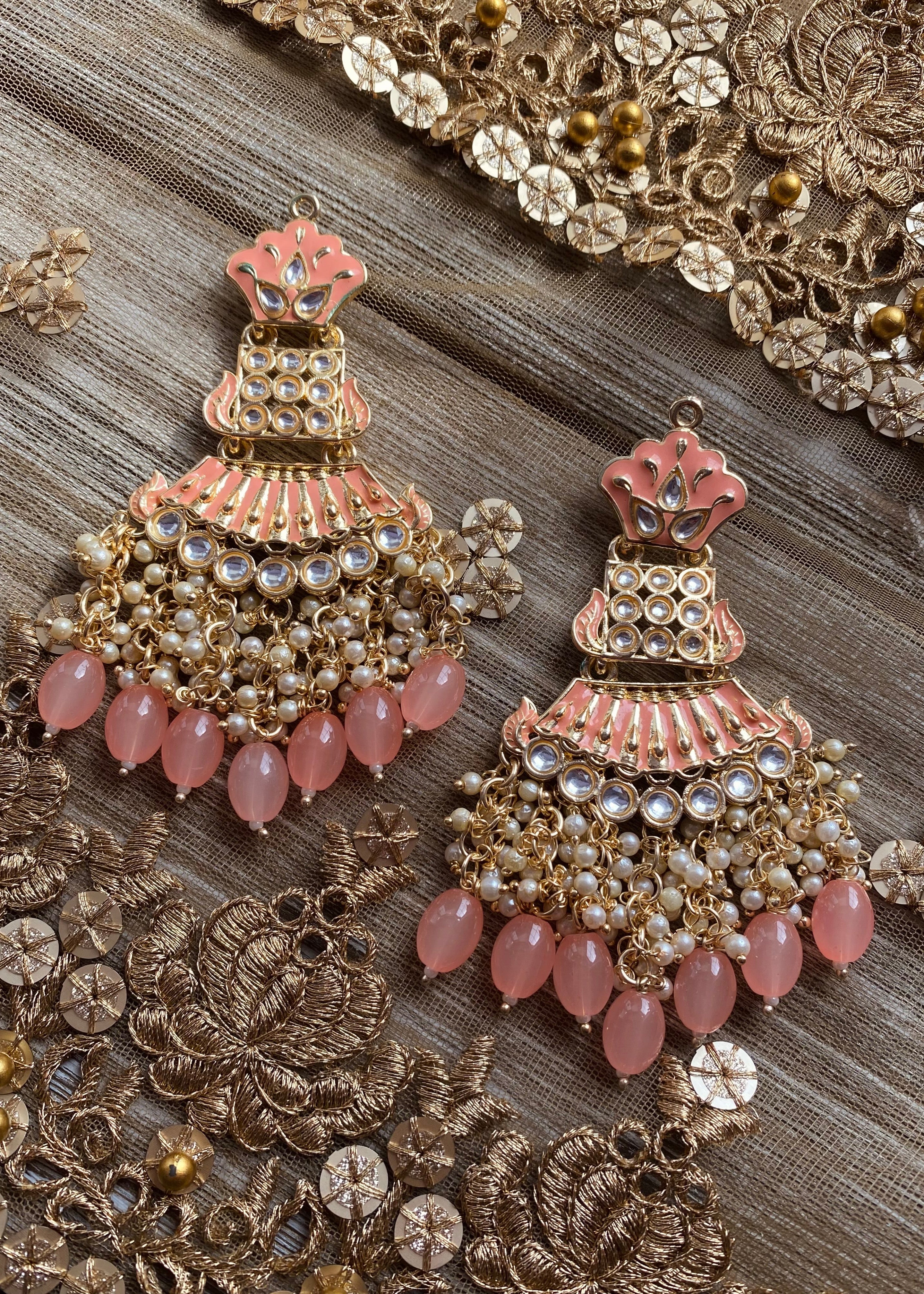 Lily Earrings Gold
