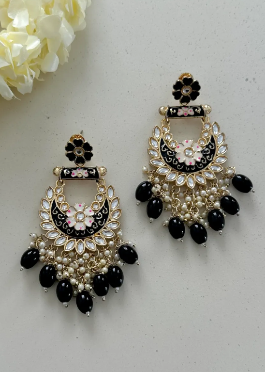 Daisy Earrings Black